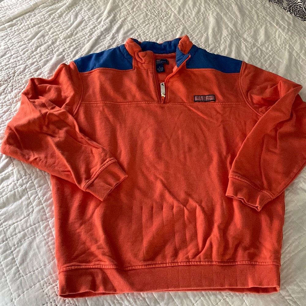 Vineyard Vines men’s large, 1/4 zip sweatshirt.